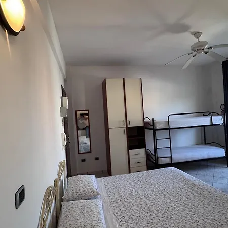 Massilor - Monolocali Baia Apartmán